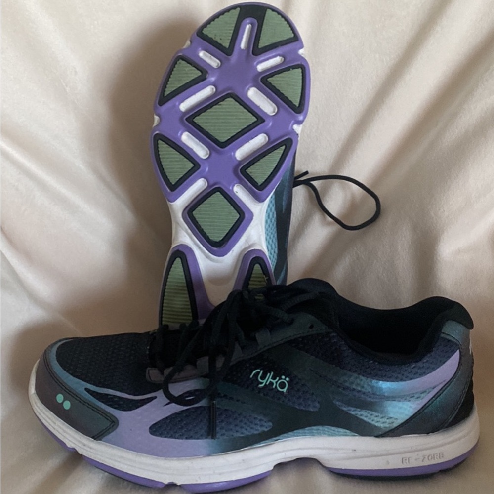 Like new walking shoes